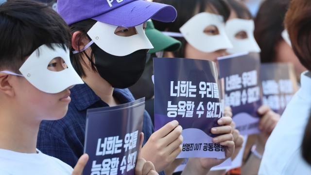 피해영상물 삭제 안내했더니...학교 딥페이크 신고 두 배 늘어