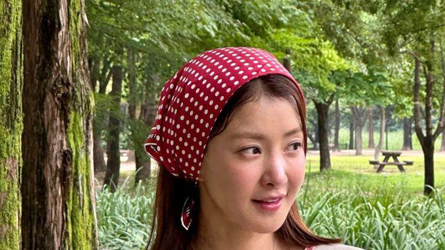 이시영, 자연과 함께하는 힐링 무드... 감각적인 일상 공개