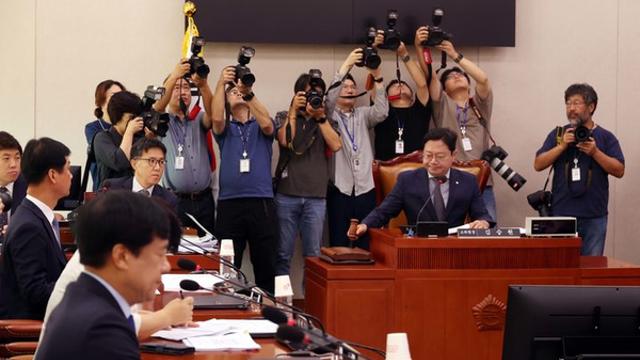 채상병·김여사 특검법 법사위 소위 통과…여 반발 '퇴장'