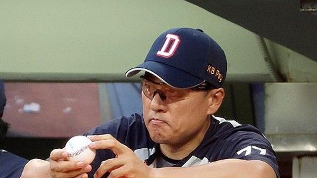 이승엽 두산 감독, 비디오판독 결과에 항의하다 퇴장