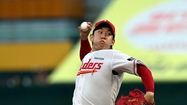 송영진, 힘찬 투구~