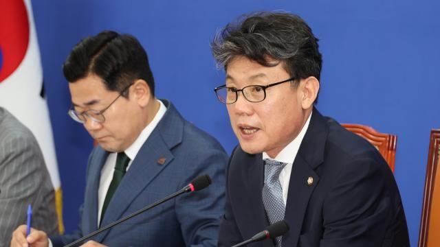 진성준 