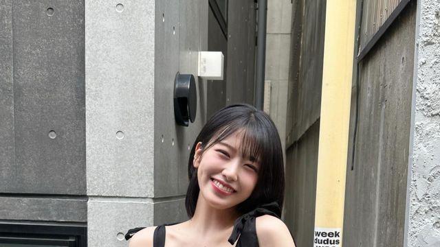 안유진, 시크한 올블랙 룩으로 완성한 도심 속 여신 비주얼