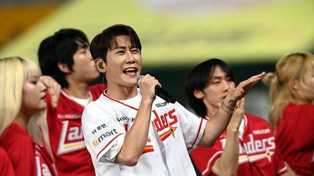 영탁, 야구장에서 첫 공연~