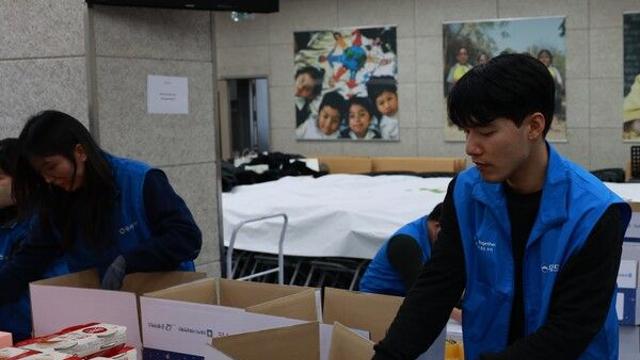 [함께가자 우리ESG] 우리카드, 추석 맞아 취약계층 100가구에 '행복한 꾸러미' 나눠