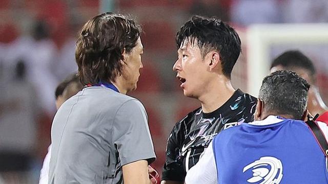 '3-1' 오만전 대승 직후 홍명보 감독이 손흥민에게 다가가 한 행동 (영상)