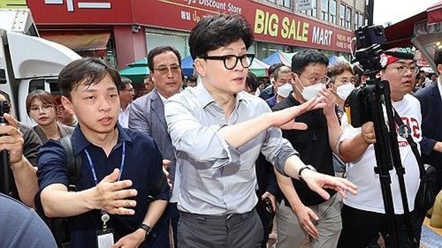 與, 안성물류센터 현장최고위…추석 성수품 동향 점검