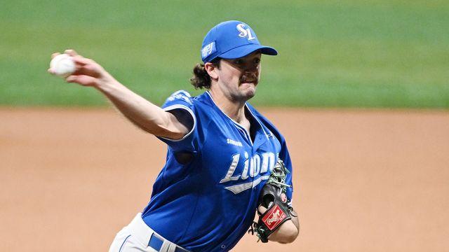 코너, '무실점 호투' 중 자진 강판…