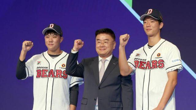 '8년 만에  내야 3명' 두산 