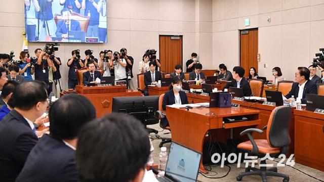 '김건희'·'채상병 특검법', 野 주도 법사위 통과…與 반발 퇴장[종합]