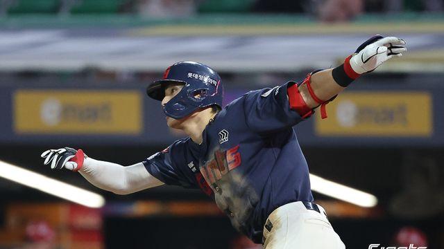 부산갈매기 '가을전쟁' 안 끝났다…'박진 무실점+윤동희 4안타 3타점' 롯데, SSG 10-2 완파 [문학:스코어]