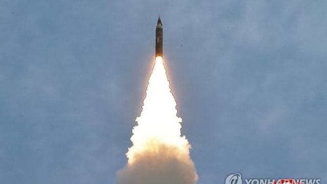 북한, 중러 연합훈련 중 탄도미사일 발사…초대형방사포 추정(종합3보)
