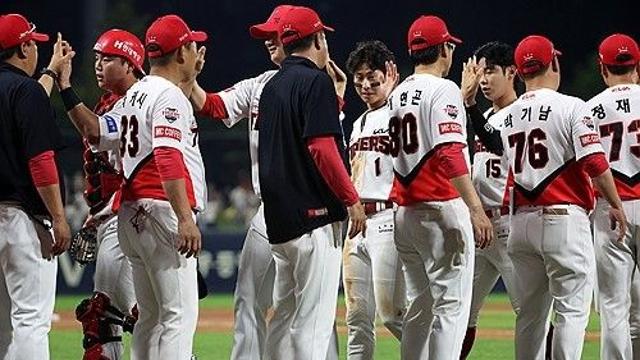 KIA, 정규시즌 우승 매직넘버 '5'…삼성, 5승 추가하면 자력 2위(종합)