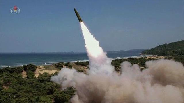 북, 73일 만에 탄도미사일 발사…