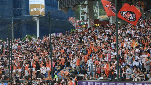 '총 74만5797명' 한화, 구단 역대 최다 관중 신기록…6년 만에 경신했다 [대전 현장]
