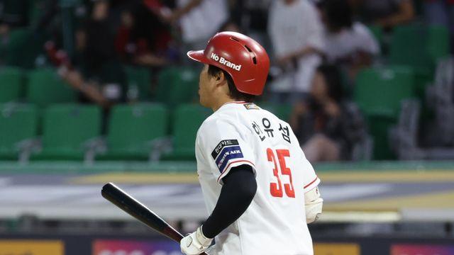 '9월 26타수 1안타' 규정타석 타율 최하위 한유섬과 ABS