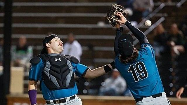 '시즌 끝내고 싶어'…상대에 사인 알려준 MLB 신인 방출