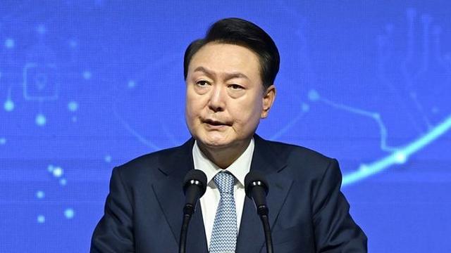 곧 추석 연휴인데…윤석열 대통령과 국민의힘 지지율, 정말 심상치 않다