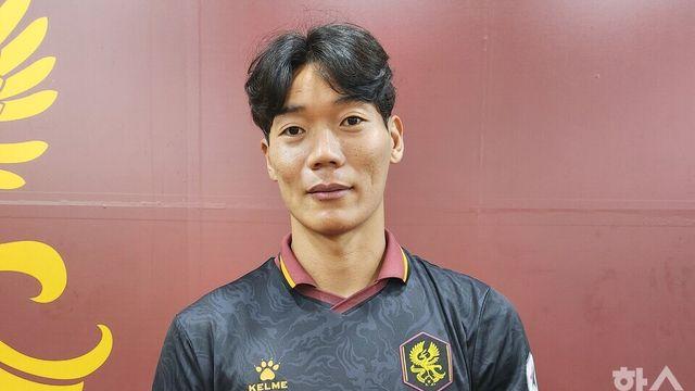 팬들에게 고개 숙인 김경민 