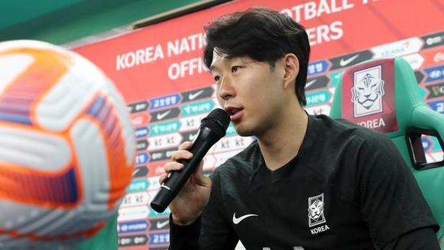 '2024~2025 EPL 최고의 윙어 순위' 3위 콜 파머, 2위 필 포든, 1위 살라… 손흥민은?