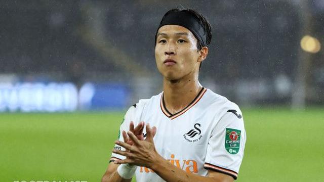 ‘국가대표’ 엄지성, 스완지 돌아가 이어간 활약… 왼쪽 윙어로 선발출격해 승리 공헌