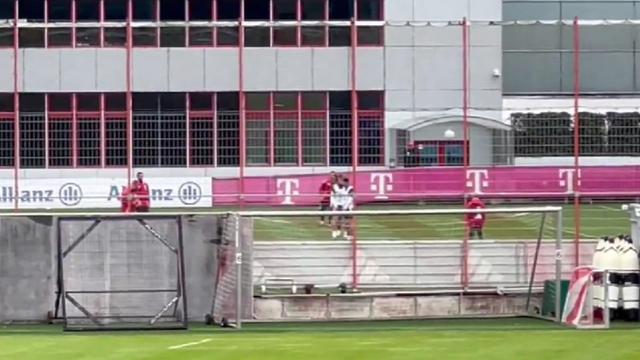 '개별훈련' 김민재 보고 자극 받았나...'벤치 신세' 다이어, 나머지 훈련까지 '연습 삼매경'