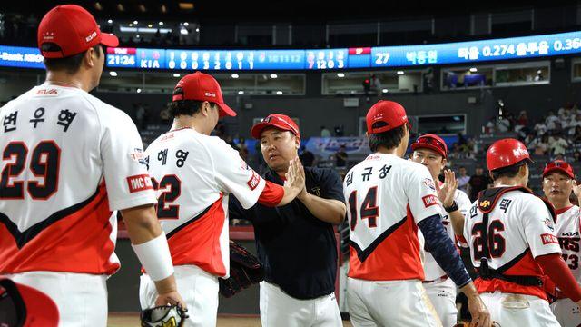 '매직 넘버 3' 이범호 KIA 감독 