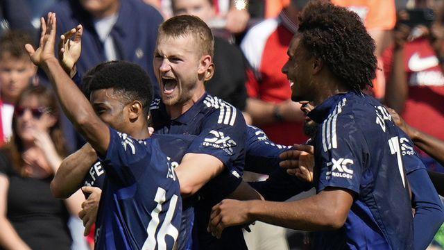 '김민재 봤지?' 더 리흐트, EPL 데뷔골 폭발!…맨유, 사우샘프턴 원정 전반전 2-0 종료