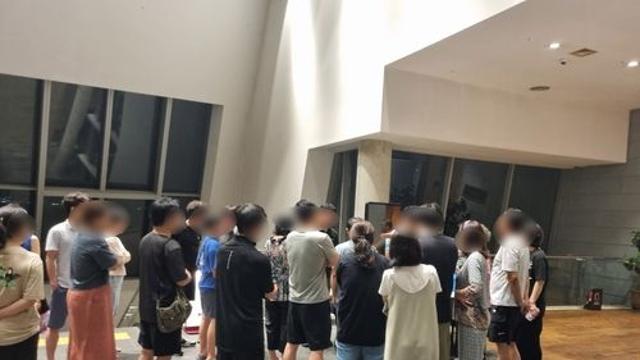 남해 한 리조트서 정전…폭염 속 투숙객들 불편 호소