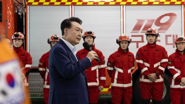 리얼미터도 尹지지율 최저치...긍정 27%, 부정 68.7%