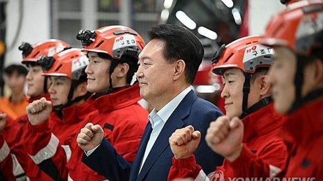 경찰·소방 찾은 尹대통령 