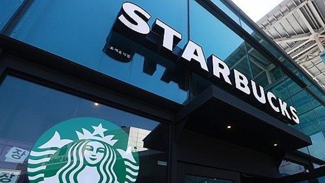 인간적 소통 고수해온 스타벅스…벨 울리는 매장 100개 육박