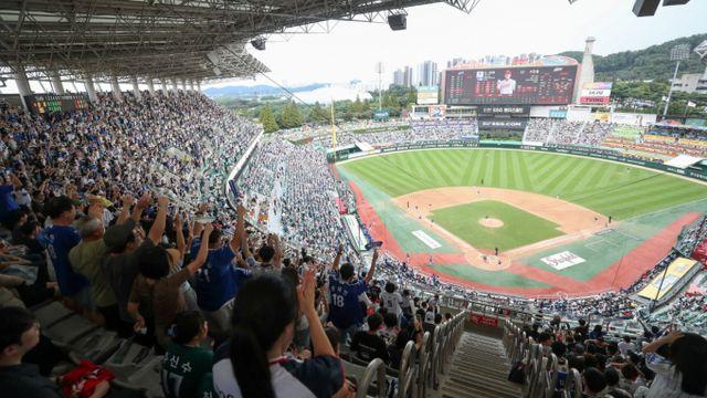 프로야구 '1000만 관중' 돌파에 KBO 유튜브 구독자도 급증