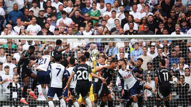 [PL POINT] ‘똑같은 실수’ 반복한 포스테코글루, ‘세트피스 문제’ 해결은 선택이 아닌 ‘필수’
