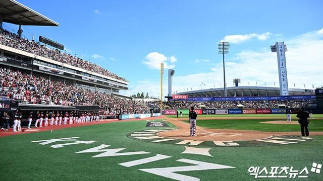 '1000만 관중' 끝이 아니다…'추석 연휴' 수원 KIA-KT전, 1만8700명 매진 달성 [수원 현장]