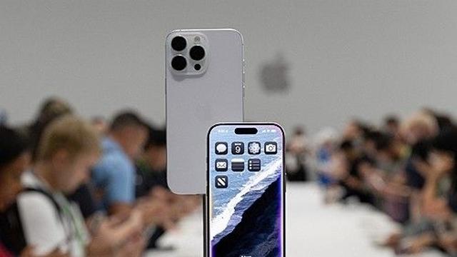 아이폰16, 전 모델보다 사전 주문 13%↓…주가 2.8% 하락(종합)