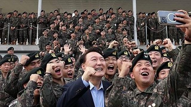 추석에 철책사단 찾아간 尹대통령 