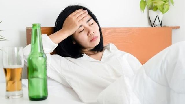 추석에 또 과음하셨나요? 지옥의 숙취 벗어나는 방법, 여기 있습니다