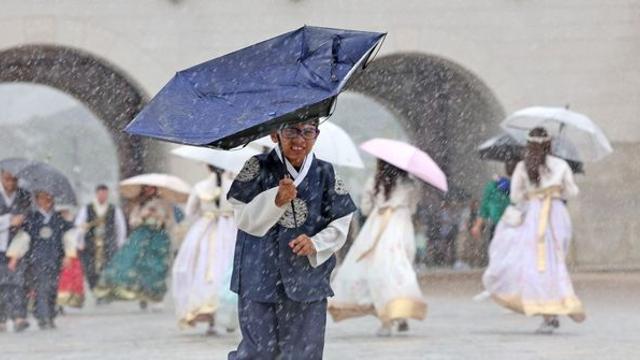 즐거운 한가위인데… 전국 날씨 폭염 속 곳곳 소나기, 보름달은?