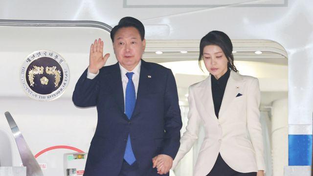 '원전 세일즈' 힘 싣는다… 윤 대통령, 4대 그룹 총수와 체코 순방