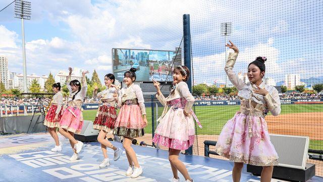 프로야구 1000만 관중 시대 활짝... 흥행 도운 '삐끼삐끼' 뒷얘기