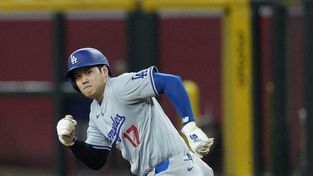 ‘2홈런-1도루 남았다’ 오타니, 시즌 49호 도루 성공