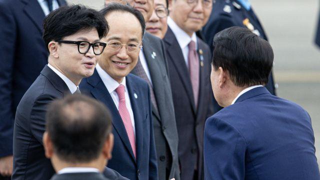 윤 대통령, 2박4일 체코 순방길 올라… 한동훈 배웅