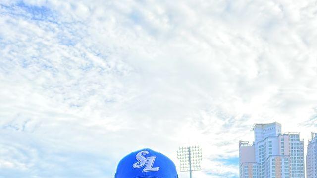 사상 최초 삼성 '팀 5300홈런' 기념구…'키움 팬' 주워 우연히 전달한 사연 [수원 현장]