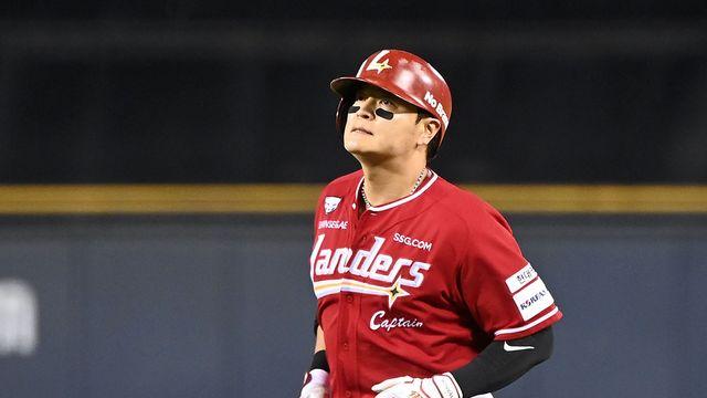 은퇴 앞둔 추신수, 구단 관계자들 위해 만찬+선물 준비…