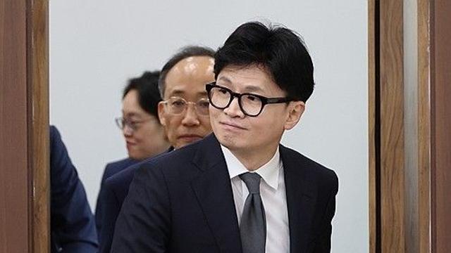 與 
