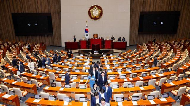 쌍특검법·지역화폐법, 국회 본회의 통과… 여당 '전면 보이콧'