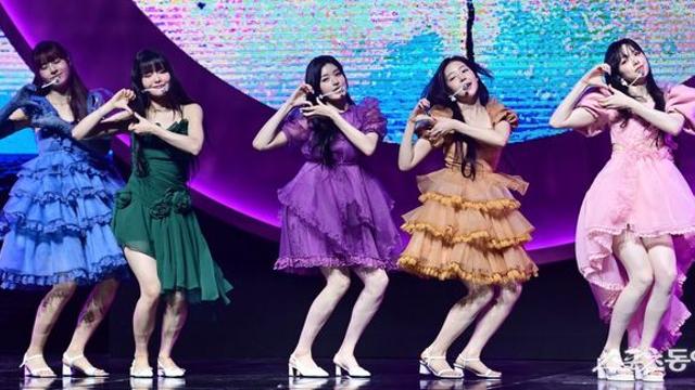 피프티 피프티, 타이틀곡 ‘SOS’