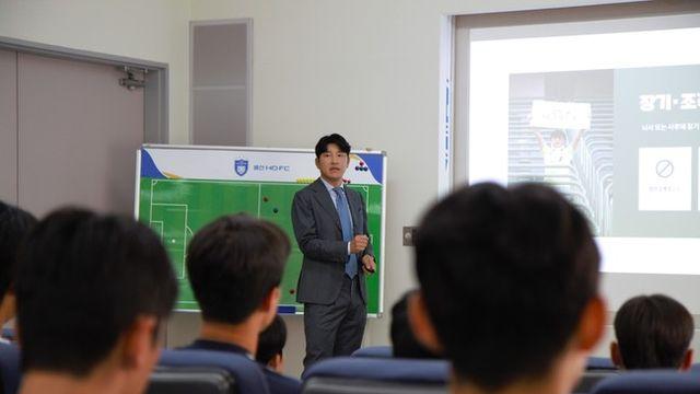 K리그 생명나눔 홍보대사 박주호,  생명나눔 주간 맞아 친정팀 수원FC 찾았다