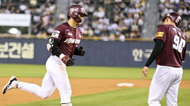 생애 첫 100타점!…송성문, '1홈런 4안타 3타점' 팀 패배에도 존재감 빛나다 [인천 현장]